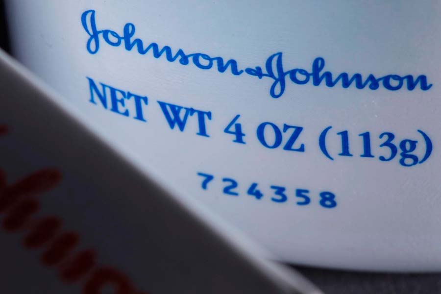 Johnson & Johnson deberá pagar $65.5 millones tras veredicto por cáncer vinculado a talco