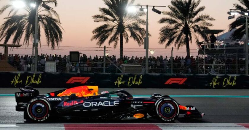 Red Bull presenta el RB22 con diseño retro y confirma a Ford como socio clave para la Fórmula 1 2026