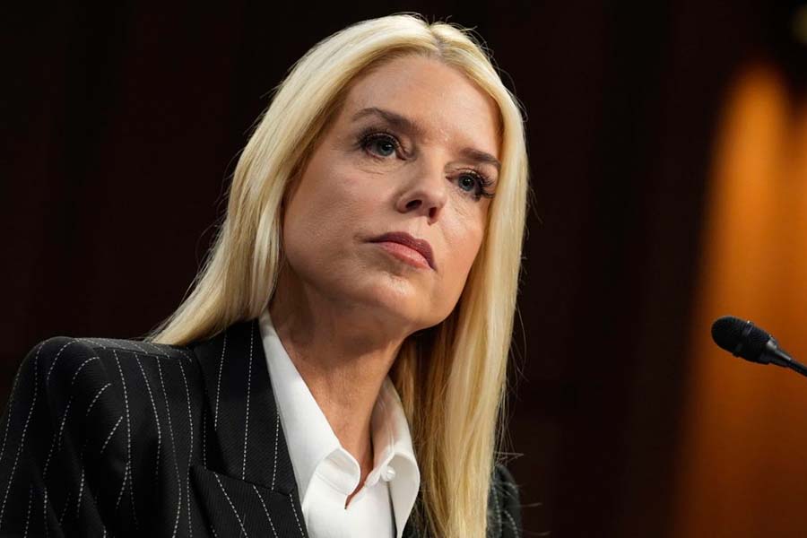 Pam Bondi es destituida por Trump como fiscal general
