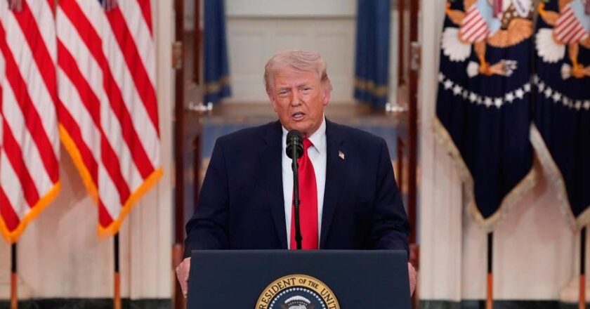 Donald Trump amaga con mayores ataques contra Irán