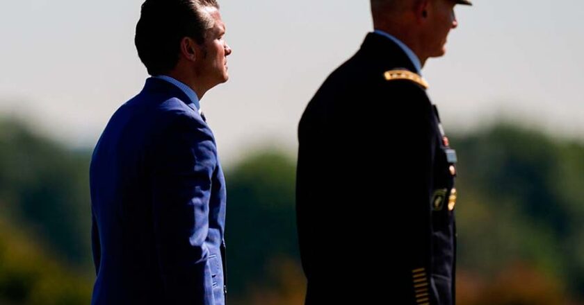 Pete Hegseth destituye al jefe del Estado Mayor del Ejército