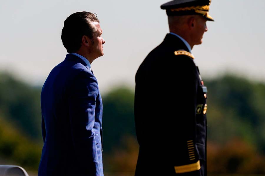 Pete Hegseth destituye al jefe del Estado Mayor del Ejército