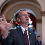 “Las agencias gubernamentales corroboran la existencia de los extraterrestres”, afirma Tim Burchett