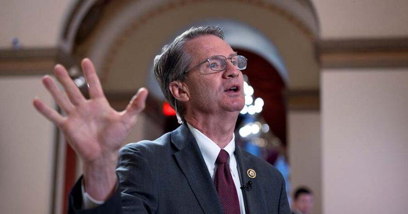 “Las agencias gubernamentales corroboran la existencia de los extraterrestres”, afirma Tim Burchett