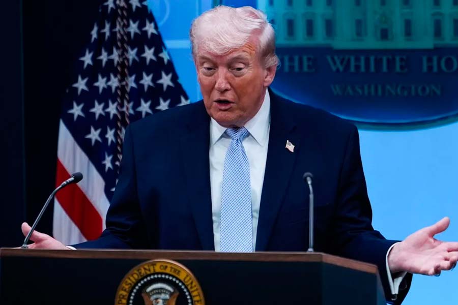 Donald Trump difunde video de crimen y culpa a demócratas por política migratoria