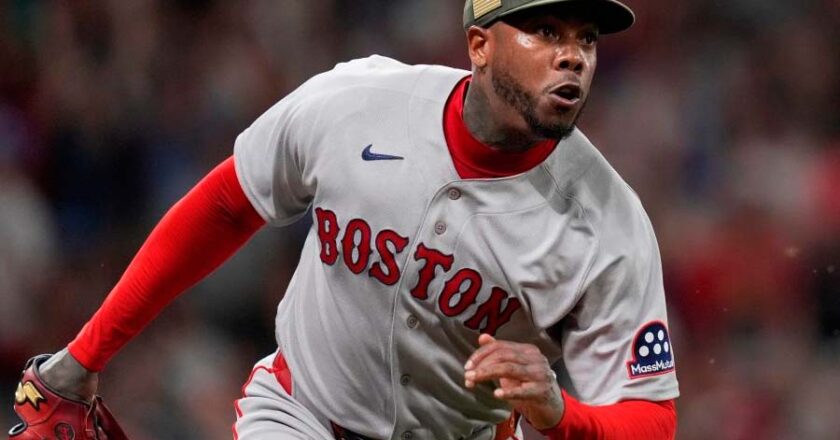 Aroldis Chapman entra al Top 10 de salvamentos en MLB y amenaza otra marca legendaria