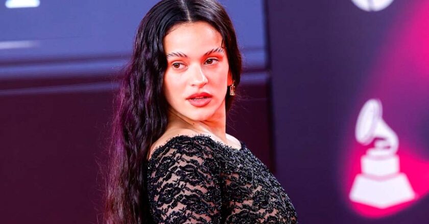 Rosalía lanza indirecta sobre su ruptura con Rauw Alejandro en pleno concierto
