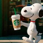 Snoopy llega a Starbucks con una colección de otoño